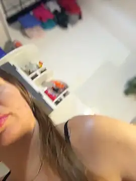 Emiily lee online show from February 17, 2026, 9:17 am