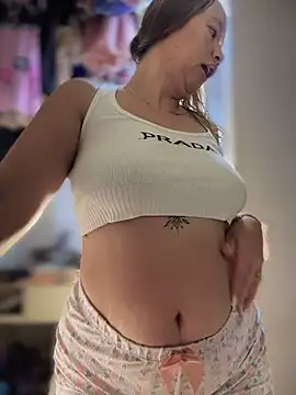 Emiily lee online show from March 30, 2026, 9:21 am