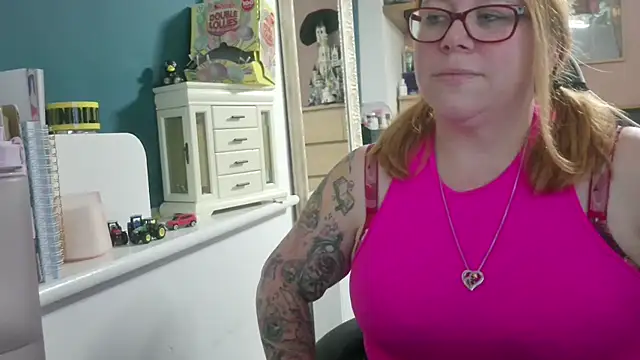 NikiDeeOfficial online show from September 14, 2025, 9:14 pm