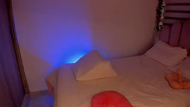 Snapshot of Cataleyasweet_19 chatting on January 19, 2025, 9:02 pm Cataleyasweet 19 online show from January 19, 2025, 9:02 pm