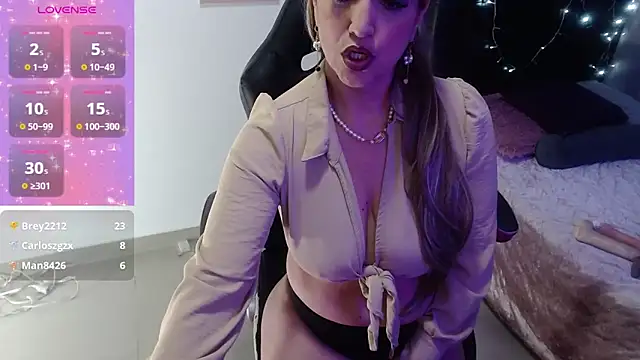 Snapshot of anyclark_ chatting on January 13, 2025, 6:49 am anyclark online show from January 13, 2025, 6:49 am