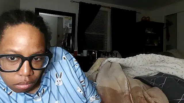 Snapshot of madamsensuale chatting on February 16, 2026, 12:29 am madamsensuale online show from February 16, 2026, 12:29 am