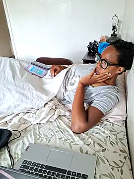 Snapshot of madamsensuale chatting on June 23, 2026, 10:30 pm madamsensuale online show from June 23, 2026, 10:30 pm