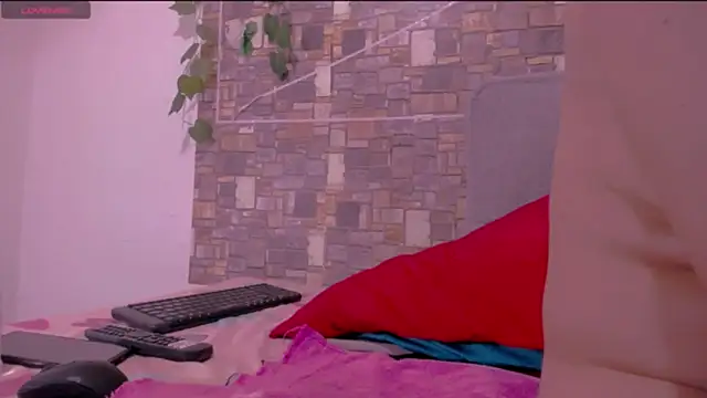 CrazyRousex online show from March 15, 2026, 5:08 pm