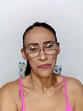 Snapshot of BarbaraMature chatting on December 6, 2024, 5:22 pm BarbaraMature online show from December 6, 2024, 5:22 pm