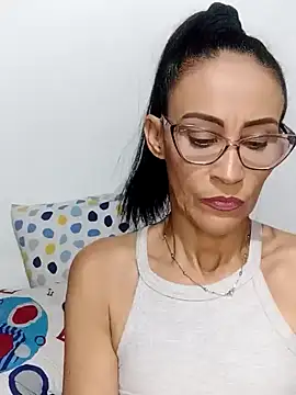 Snapshot of BarbaraMature chatting on December 7, 2024, 5:53 pm BarbaraMature online show from December 7, 2024, 5:53 pm