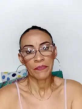 Snapshot of BarbaraMature chatting on December 15, 2024, 6:04 pm BarbaraMature online show from December 15, 2024, 6:04 pm