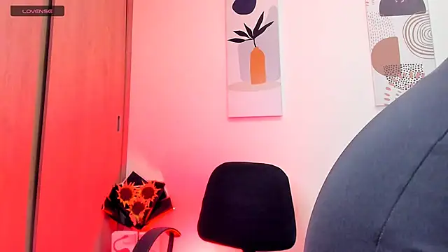 Snapshot of SeleneClark chatting on February 20, 2025, 6:24 pm SeleneClark online show from February 20, 2025, 6:24 pm