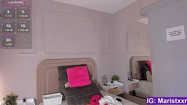 Maristxxr online show from October 19, 2025, 7:47 pm