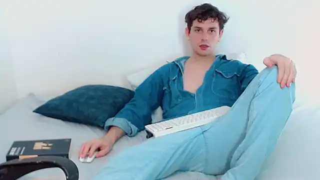 Elio555 online show from December 2, 2024, 12:41 am