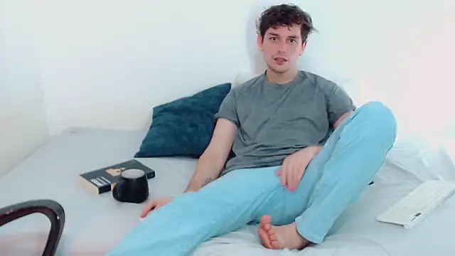 Elio555 online show from December 3, 2024, 9:12 pm