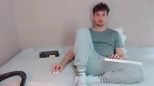 Elio555 online show from December 29, 2024, 3:03 pm