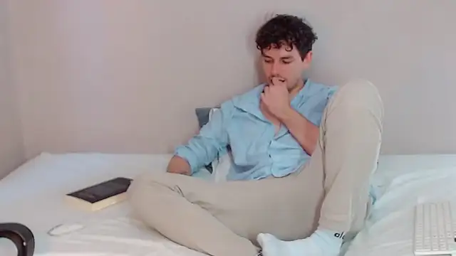 Elio555 online show from January 12, 2025, 7:53 pm