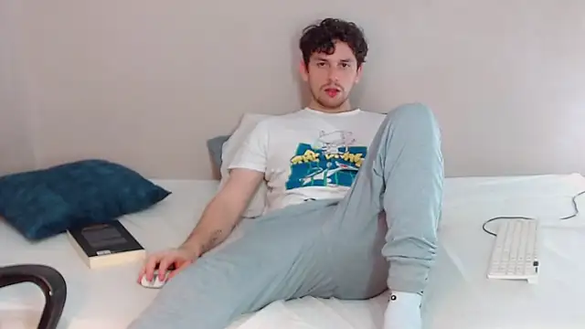 Elio555 online show from January 25, 2025, 12:48 am