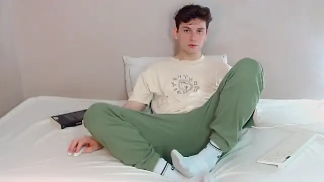 Elio555 online show from February 26, 2025, 8:44 pm