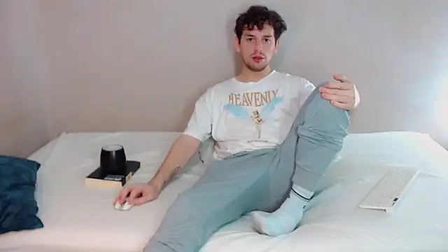 Elio555 online show from March 17, 2025, 11:54 pm