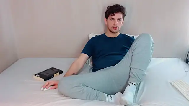 Elio555 online show from March 21, 2025, 1:01 pm