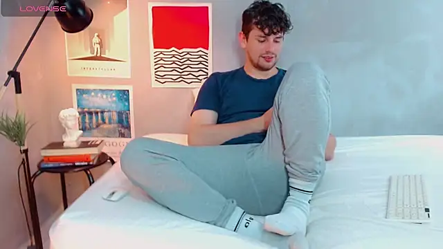 Elio555 online show from October 18, 2025, 9:48 pm