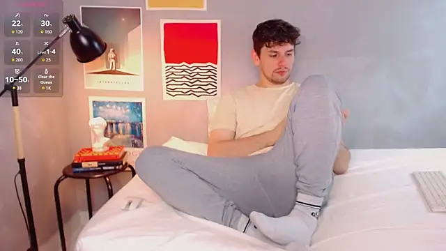 Elio555 online show from October 25, 2025, 7:52 pm