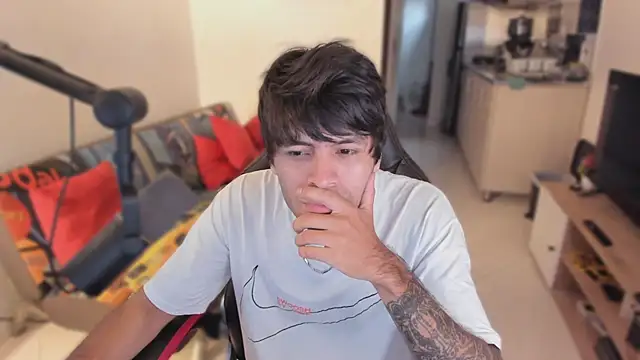 justin stark7 online show from September 17, 2025, 9:49 pm