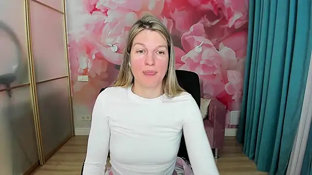 EmilyWalkeri online show from May 21, 2026, 6:59 pm