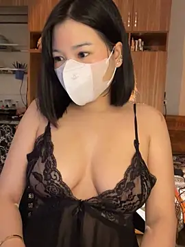 Mizuki chan online show from November 19, 2025, 10:32 pm