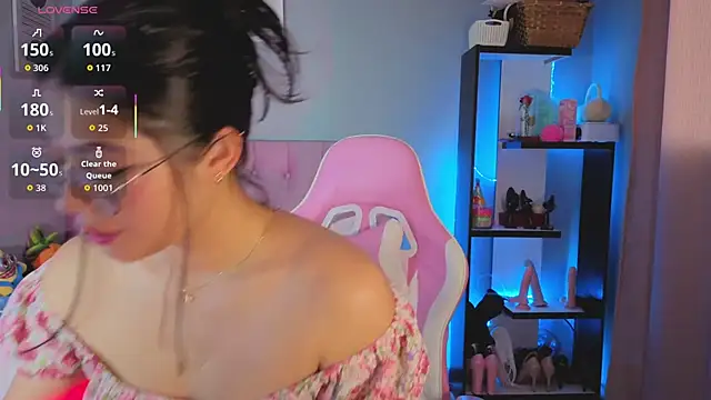 LoaLuxury online show from November 24, 2025, 4:18 pm