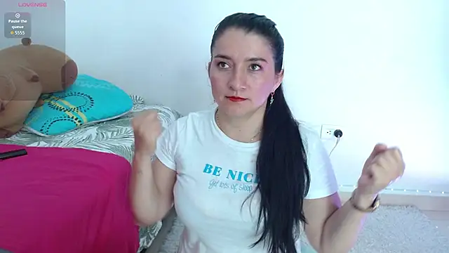 Emelyross  online show from July 27, 2026, 11:12 pm