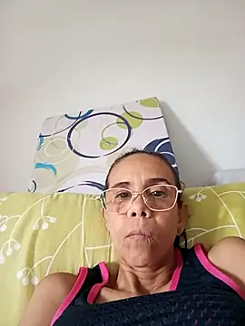 Snapshot of JuanitaDelMar chatting on November 10, 2025, 12:48 pm JuanitaDelMar online show from November 10, 2025, 12:48 pm