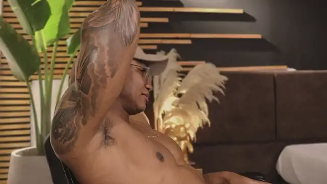 Logan Varela online show from January 29, 2025, 6:54 am