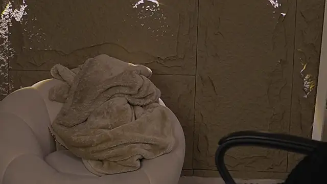 Logan Varela online show from February 22, 2026, 1:53 pm