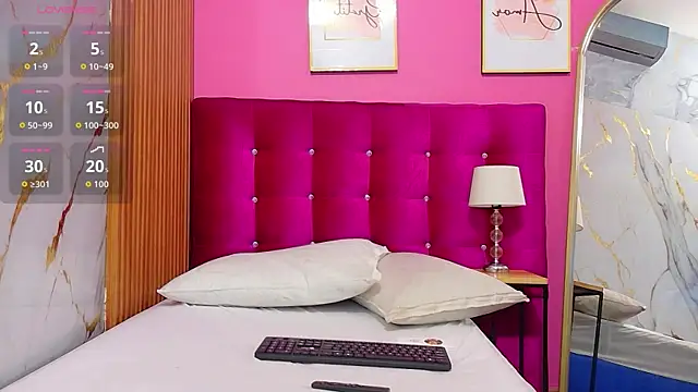 yourcuteneighbourr online show from July 22, 2026, 3:09 am