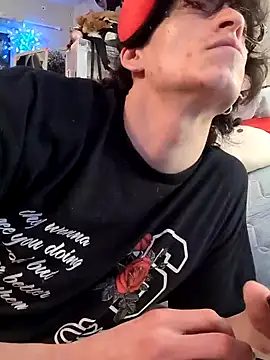 gurlnips online show from February 8, 2025, 6:22 am