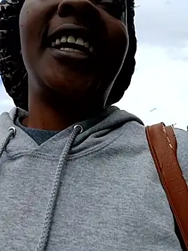  fiffii online show from April 17, 2026, 7:33 am