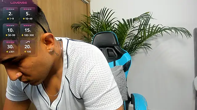 Snapshot of Alan_greek_1 chatting on October 12, 2025, 3:16 am Alan greek 1 online show from October 12, 2025, 3:16 am