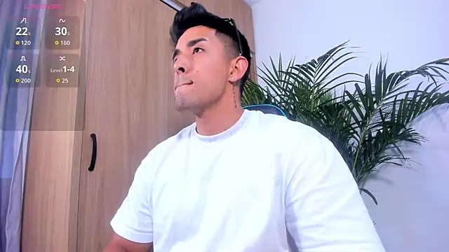 Snapshot of Alan_greek_1 chatting on October 15, 2025, 10:32 pm Alan greek 1 online show from October 15, 2025, 10:32 pm