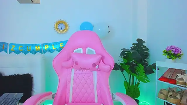 alexajhonson1012 online show from December 17, 2025, 10:43 am