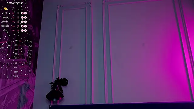 Snapshot of Liv_Fay chatting on December 25, 2024, 7:13 pm Liv Fay online show from December 25, 2024, 7:13 pm