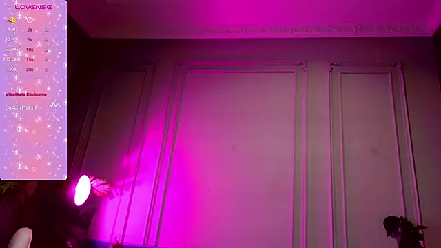 Snapshot of Liv_Fay chatting on January 5, 2025, 8:21 pm Liv Fay online show from January 5, 2025, 8:21 pm