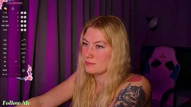 Snapshot of Liv_Fay chatting on February 6, 2025, 7:40 pm Liv Fay online show from February 6, 2025, 7:40 pm