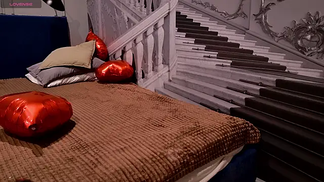 Snapshot of Liv_Fay chatting on February 19, 2025, 1:39 pm Liv Fay online show from February 19, 2025, 1:39 pm