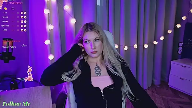 Snapshot of Liv_Fay chatting on February 27, 2025, 2:54 pm Liv Fay online show from February 27, 2025, 2:54 pm