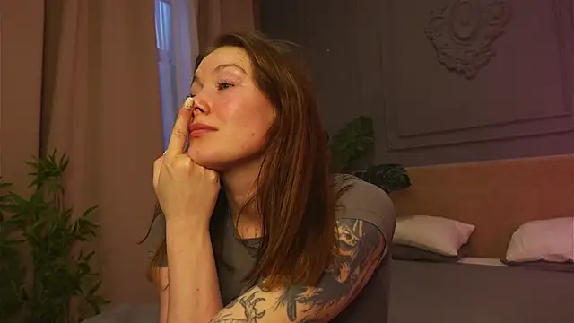 Snapshot of Liv_Fay chatting on October 11, 2025, 2:59 pm Liv Fay online show from October 11, 2025, 2:59 pm