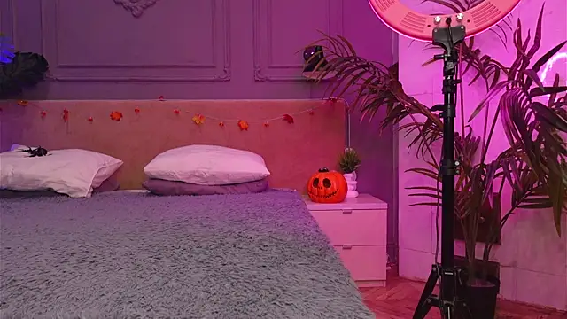 Snapshot of Liv_Fay chatting on October 21, 2025, 3:46 pm Liv Fay online show from October 21, 2025, 3:46 pm