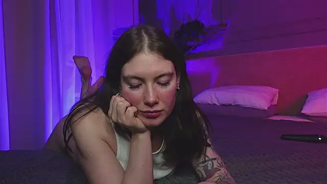 Snapshot of Liv_Fay chatting on November 13, 2025, 3:22 pm Liv Fay online show from November 13, 2025, 3:22 pm