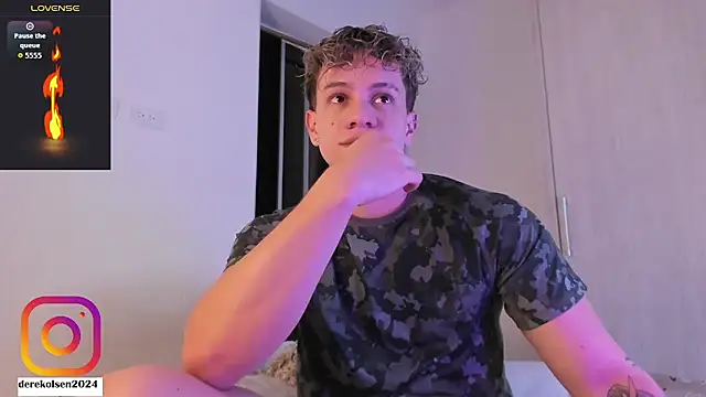 Snapshot of DerekOlsen chatting on September 9, 2025, 3:06 am DerekOlsen online show from September 9, 2025, 3:06 am