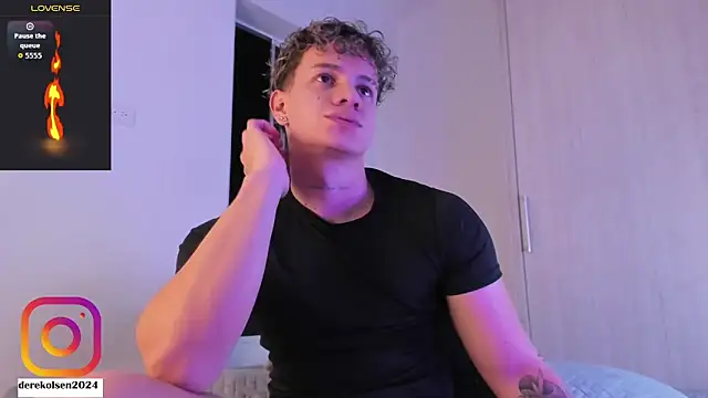 Snapshot of DerekOlsen chatting on September 18, 2025, 2:57 am DerekOlsen online show from September 18, 2025, 2:57 am