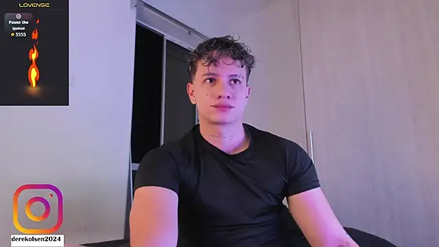 Snapshot of DerekOlsen chatting on October 9, 2025, 2:31 am DerekOlsen online show from October 9, 2025, 2:31 am