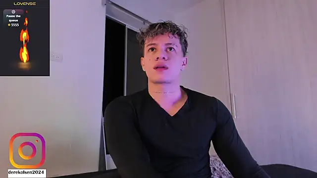 Snapshot of DerekOlsen chatting on October 11, 2025, 3:06 am DerekOlsen online show from October 11, 2025, 3:06 am