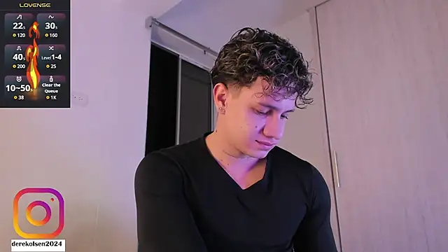 Snapshot of DerekOlsen chatting on October 29, 2025, 2:14 am DerekOlsen online show from October 29, 2025, 2:14 am